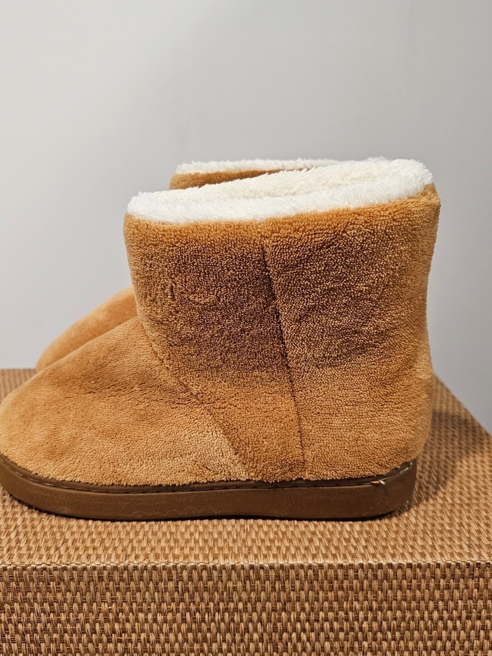 Sherpa Lined Ankle Boot Slippers Womens 7 Camel Brown Cozy Indoor Outdoor - Picture 2 of 13